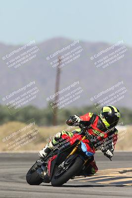 media/Oct-13-2025-Moto Forza (Mon) [[a66d839500]]/3-B Group/Session 3 (Turn 16)/